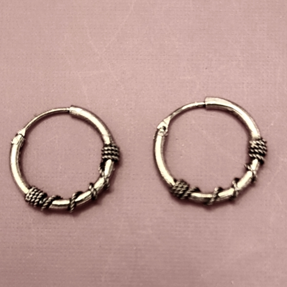 Vintage Stainless Steel Silver Tone Small Hoops Earrings